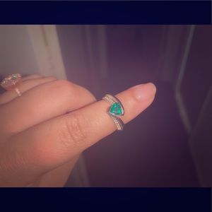 Emerald sterling silver ring